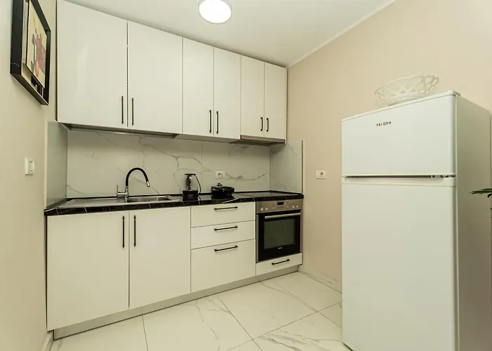 Seaside Escape * Durrës